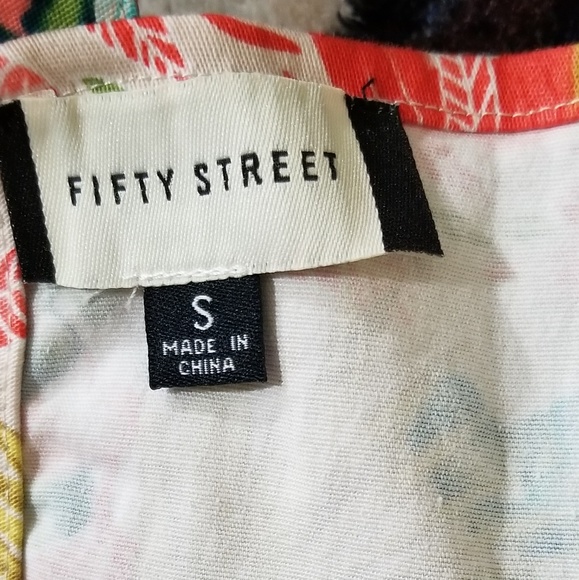 SOLD...Fifty Street Halter Crop Top Tropical Print - Picture 4 of 4